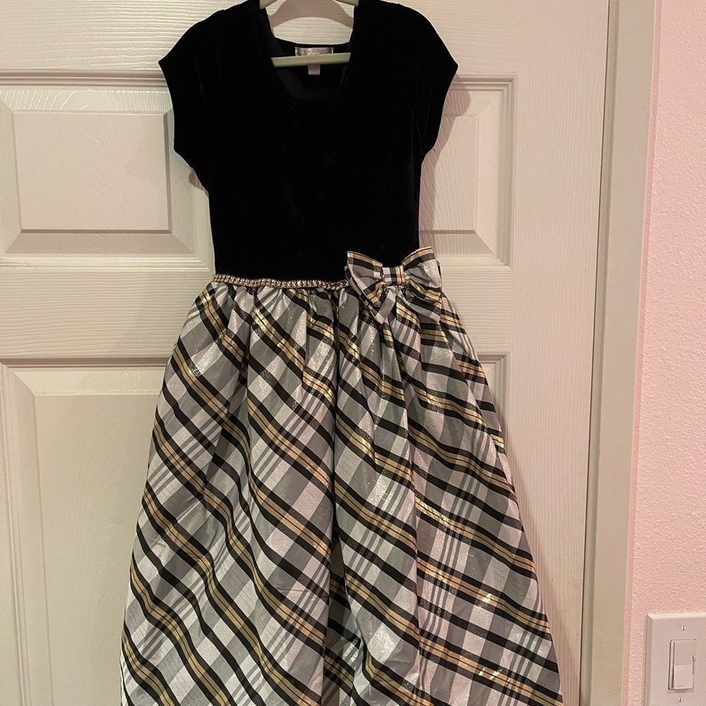 Tahari formal dresses (two!) size 6&8